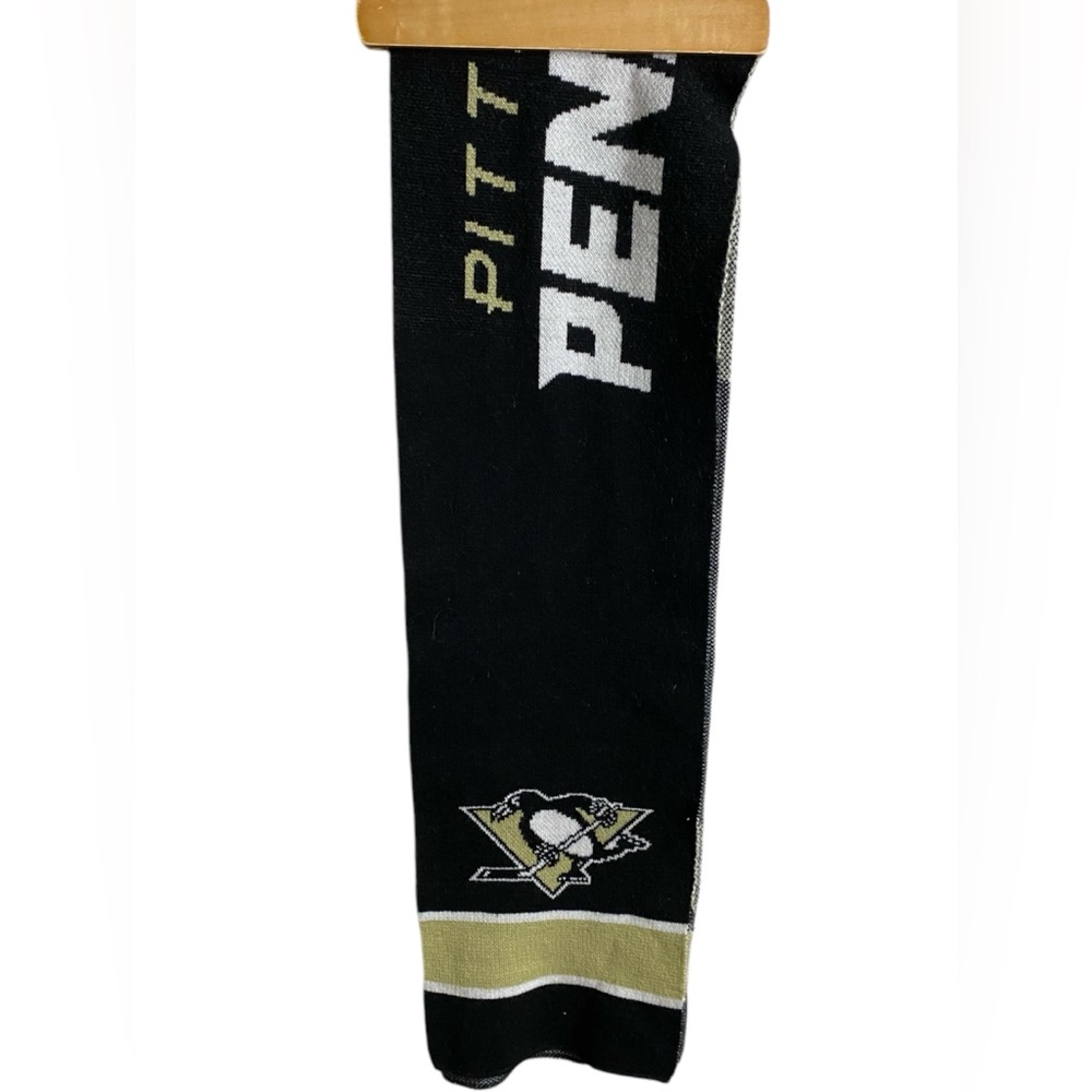 Pittsburgh Penguins Black and Gold Scarf